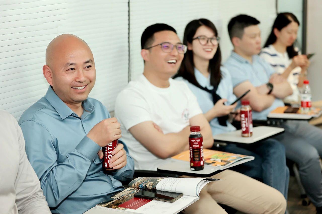 ΰ�¹���(victor1946)�ٷ���վ-Officials Website