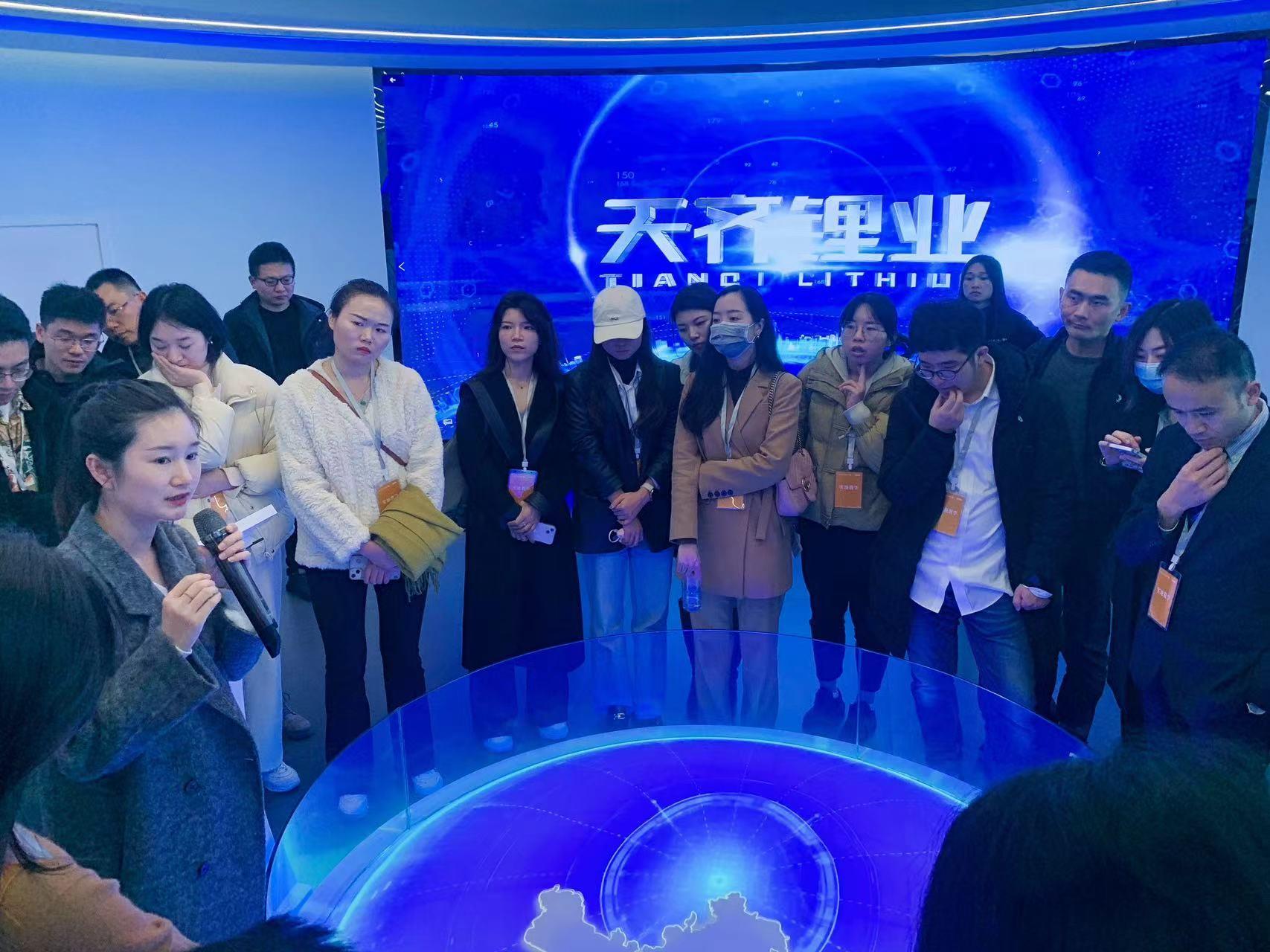 ΰ�¹���(victor1946)�ٷ���վ-Officials Website