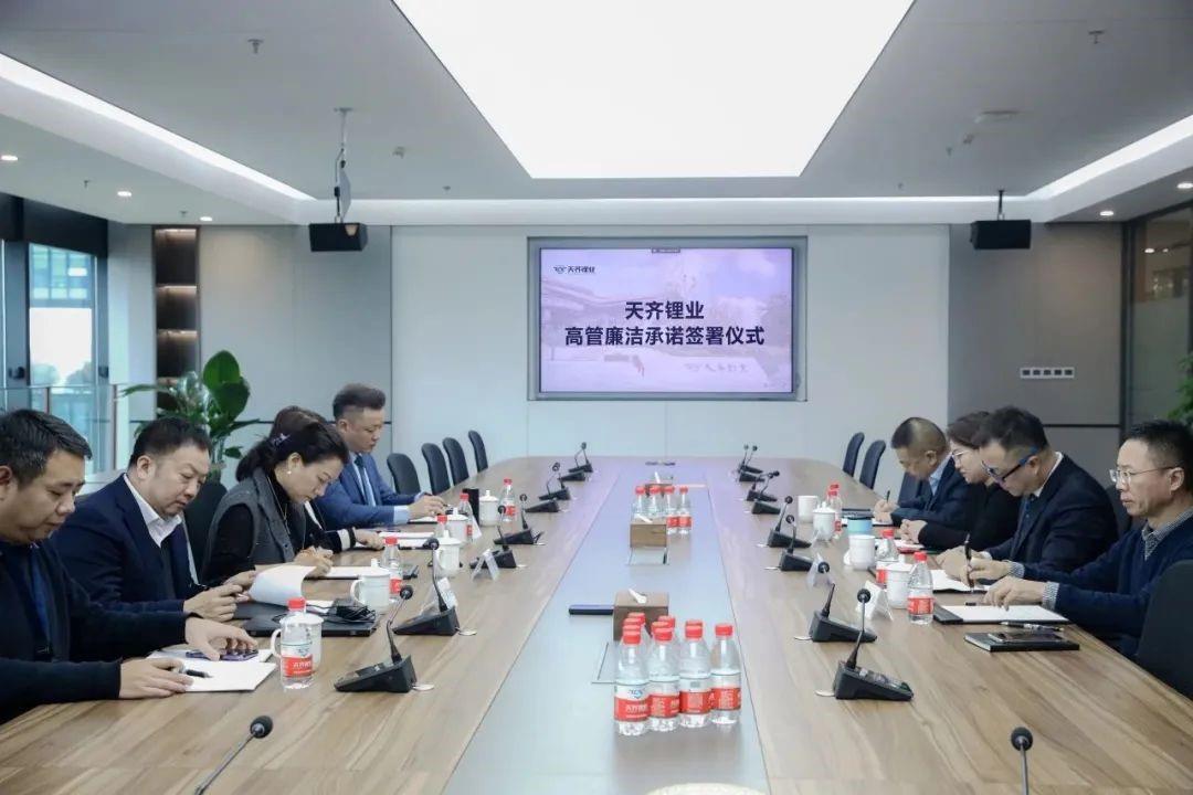 ΰ�¹���(victor1946)�ٷ���վ-Officials Website