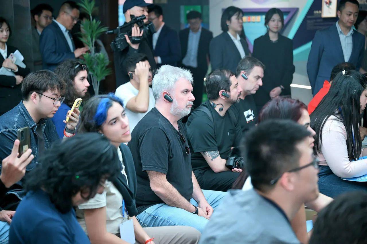 ΰ�¹���(victor1946)�ٷ���վ-Officials Website