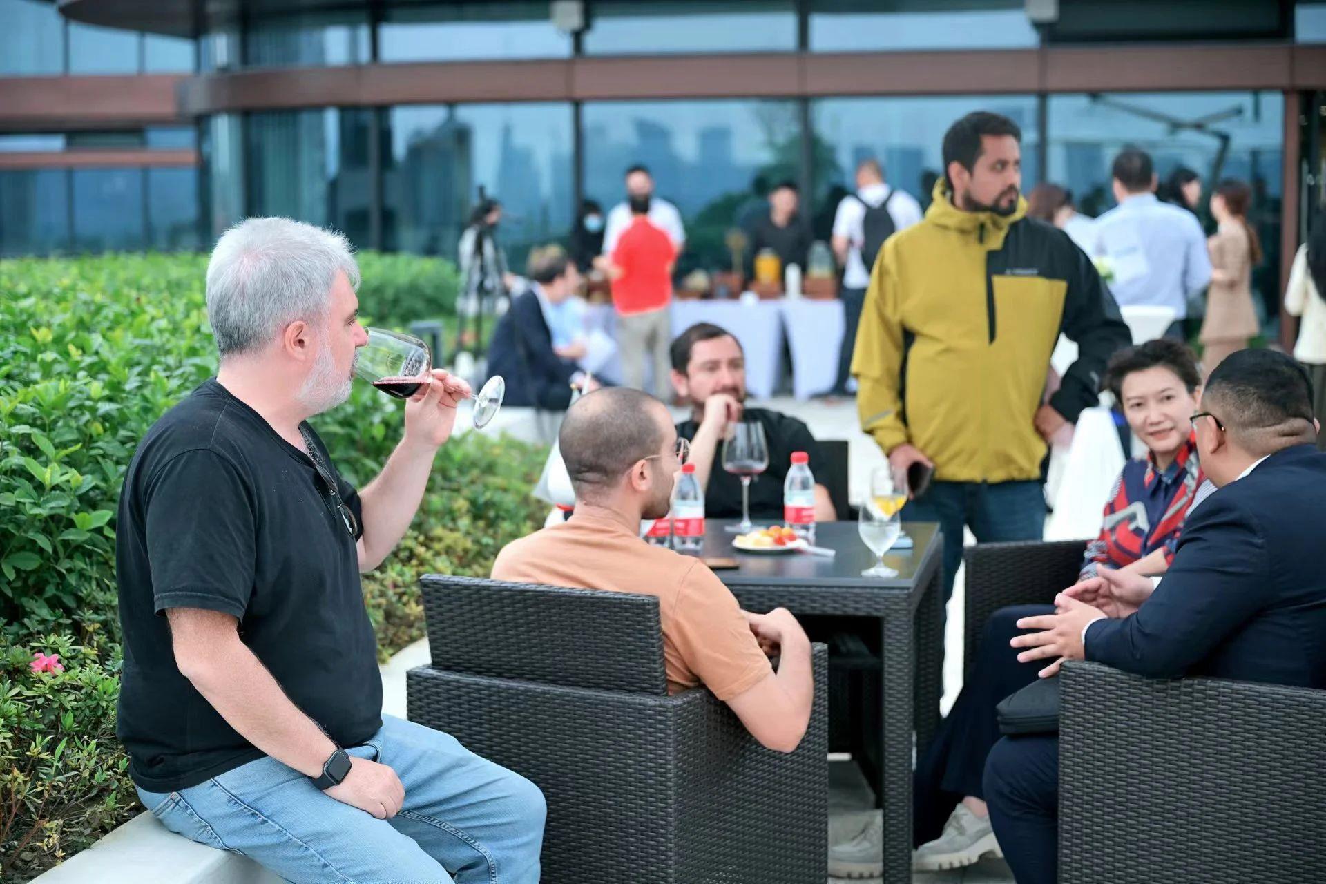 ΰ�¹���(victor1946)�ٷ���վ-Officials Website