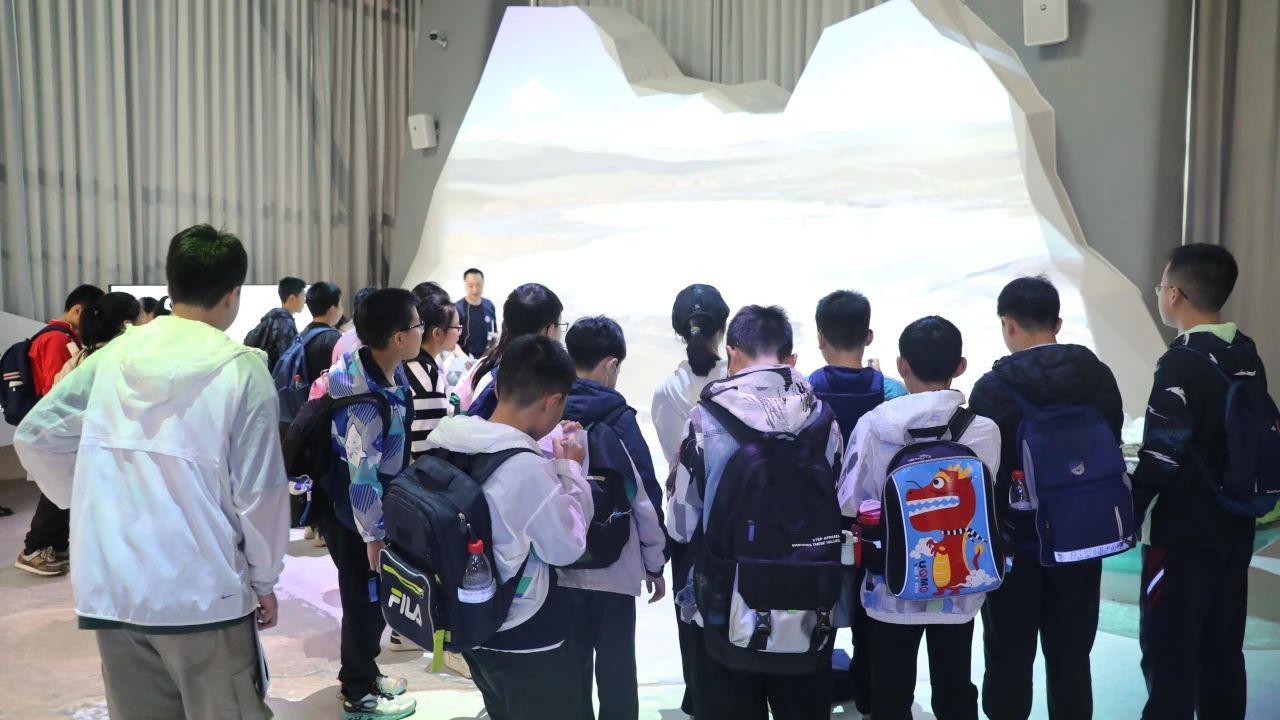 ΰ�¹���(victor1946)�ٷ���վ-Officials Website