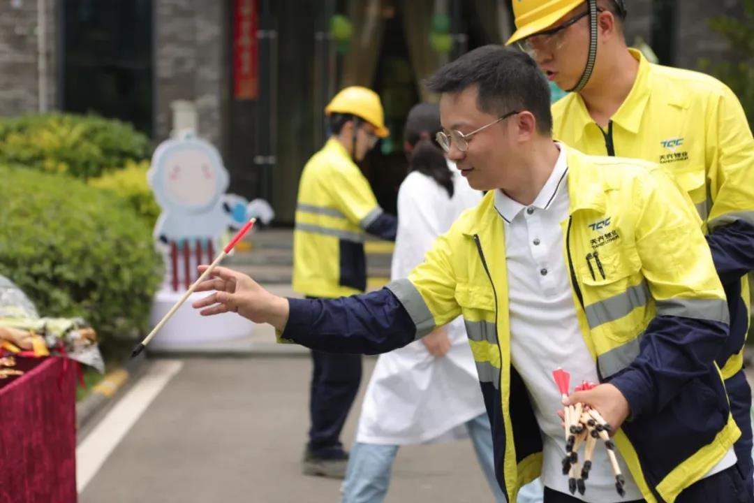 ΰ�¹���(victor1946)�ٷ���վ-Officials Website