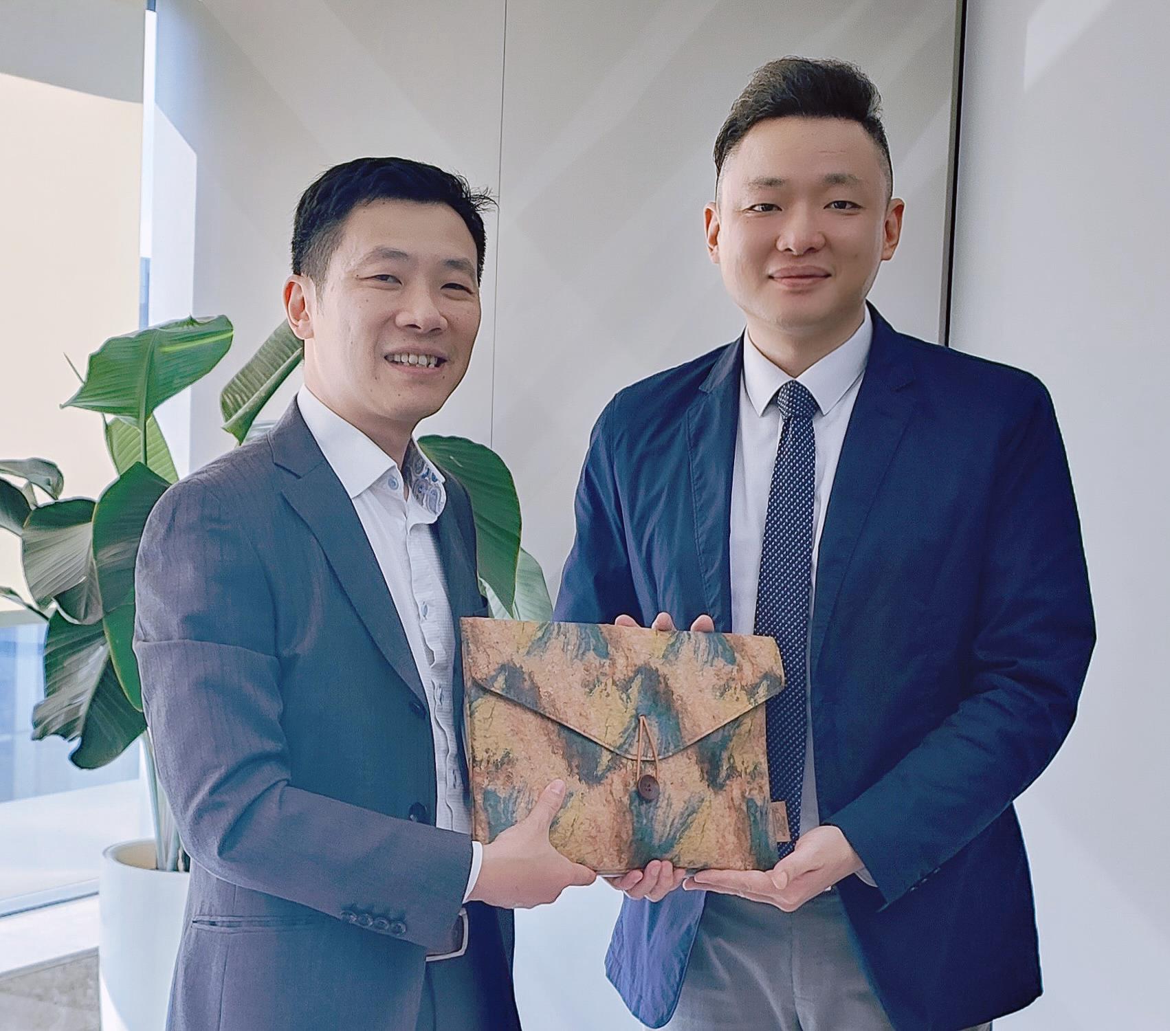 ΰ�¹���(victor1946)�ٷ���վ-Officials Website