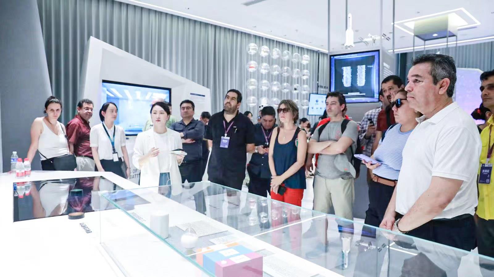 ΰ�¹���(victor1946)�ٷ���վ-Officials Website