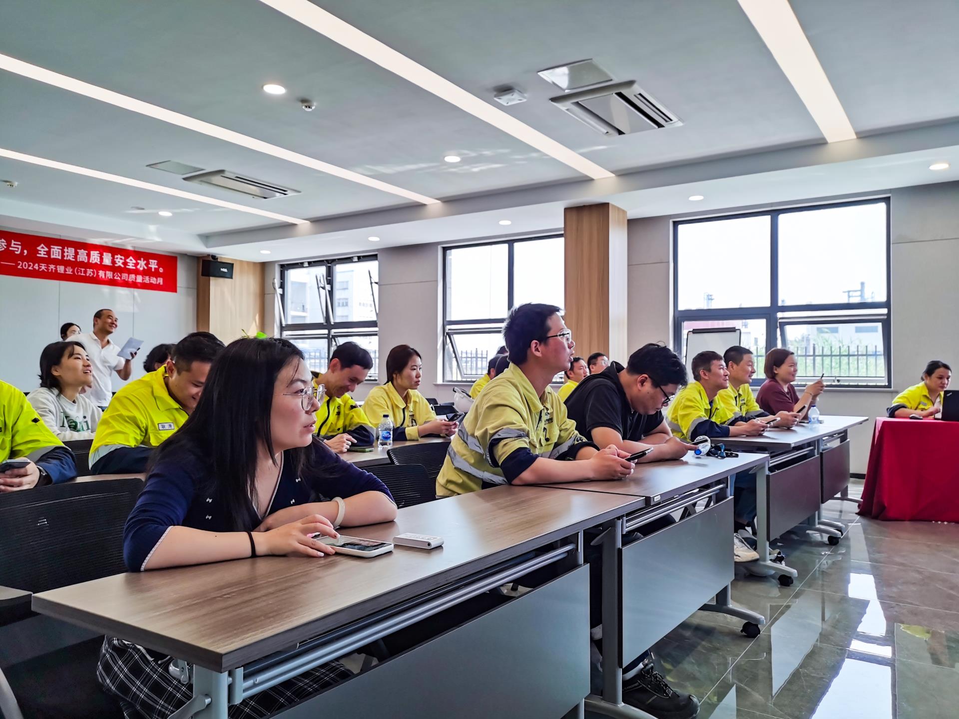 ΰ�¹���(victor1946)�ٷ���վ-Officials Website