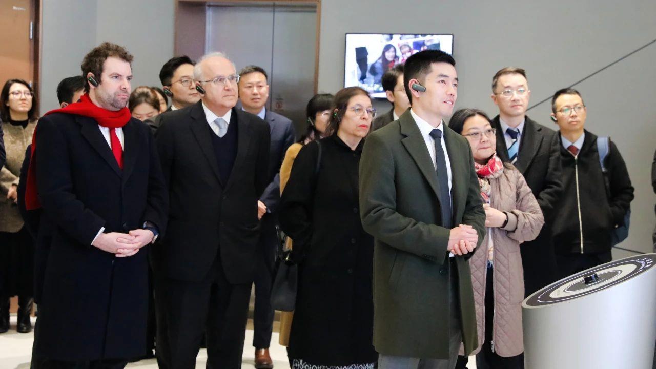 ΰ�¹���(victor1946)�ٷ���վ-Officials Website