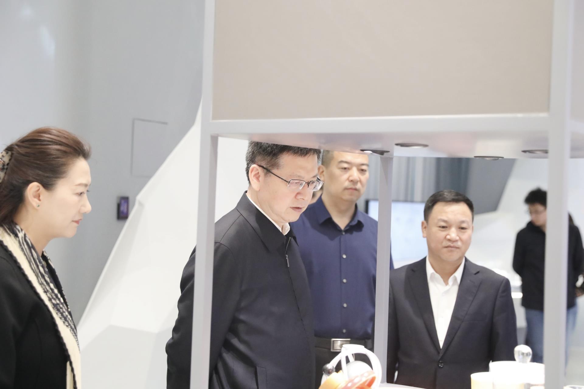 ΰ�¹���(victor1946)�ٷ���վ-Officials Website