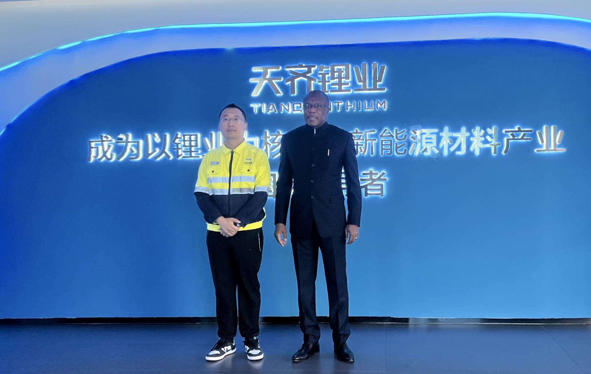 ΰ�¹���(victor1946)�ٷ���վ-Officials Website