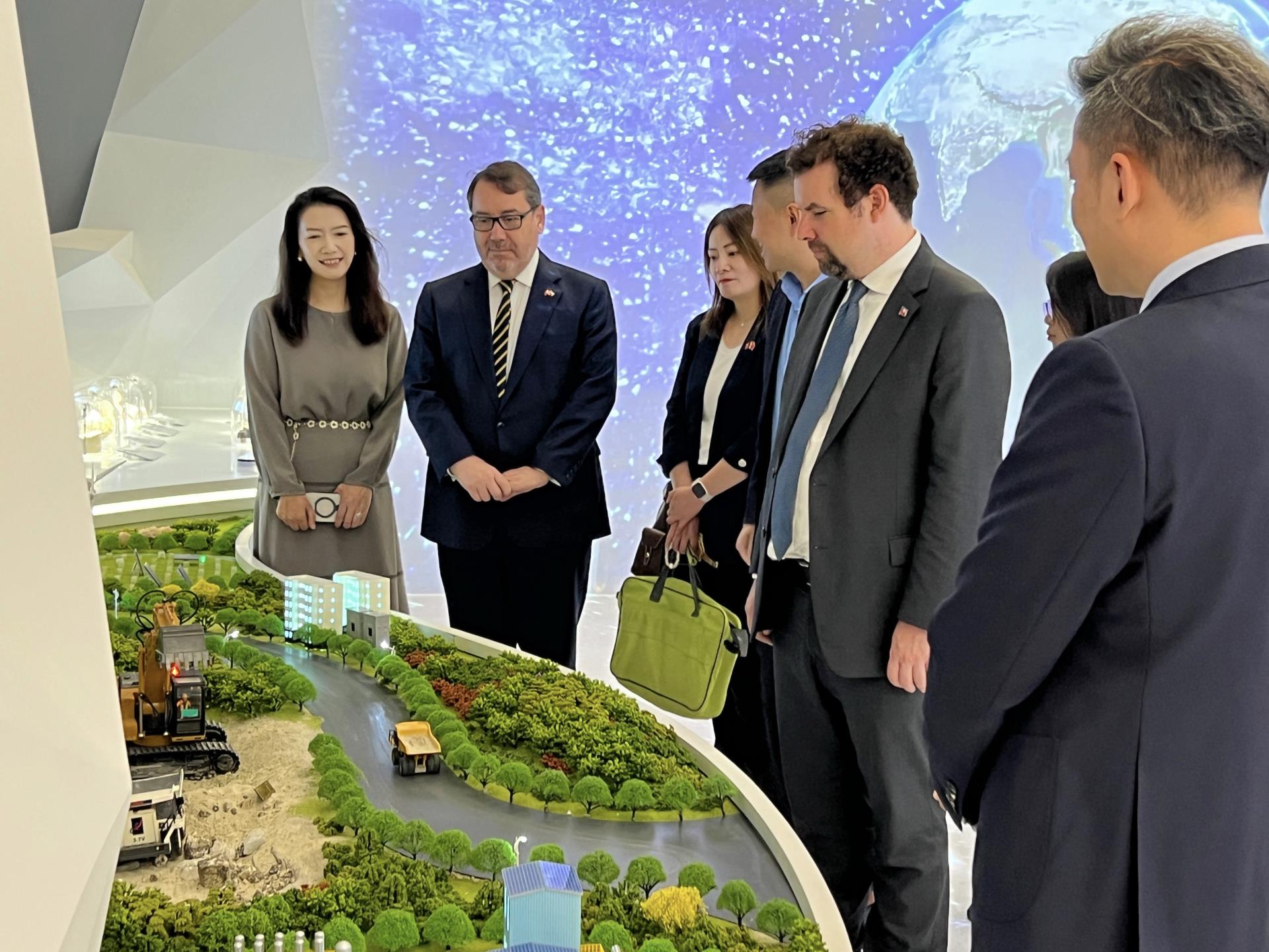 ΰ�¹���(victor1946)�ٷ���վ-Officials Website