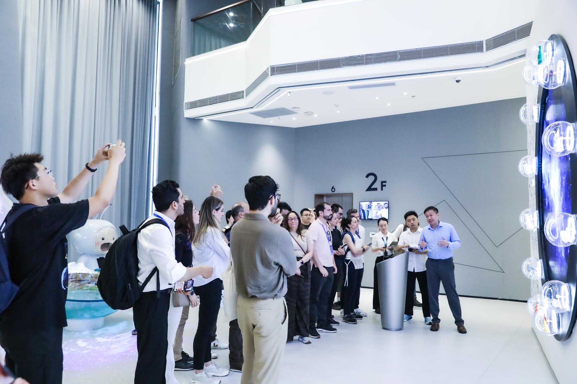 ΰ�¹���(victor1946)�ٷ���վ-Officials Website