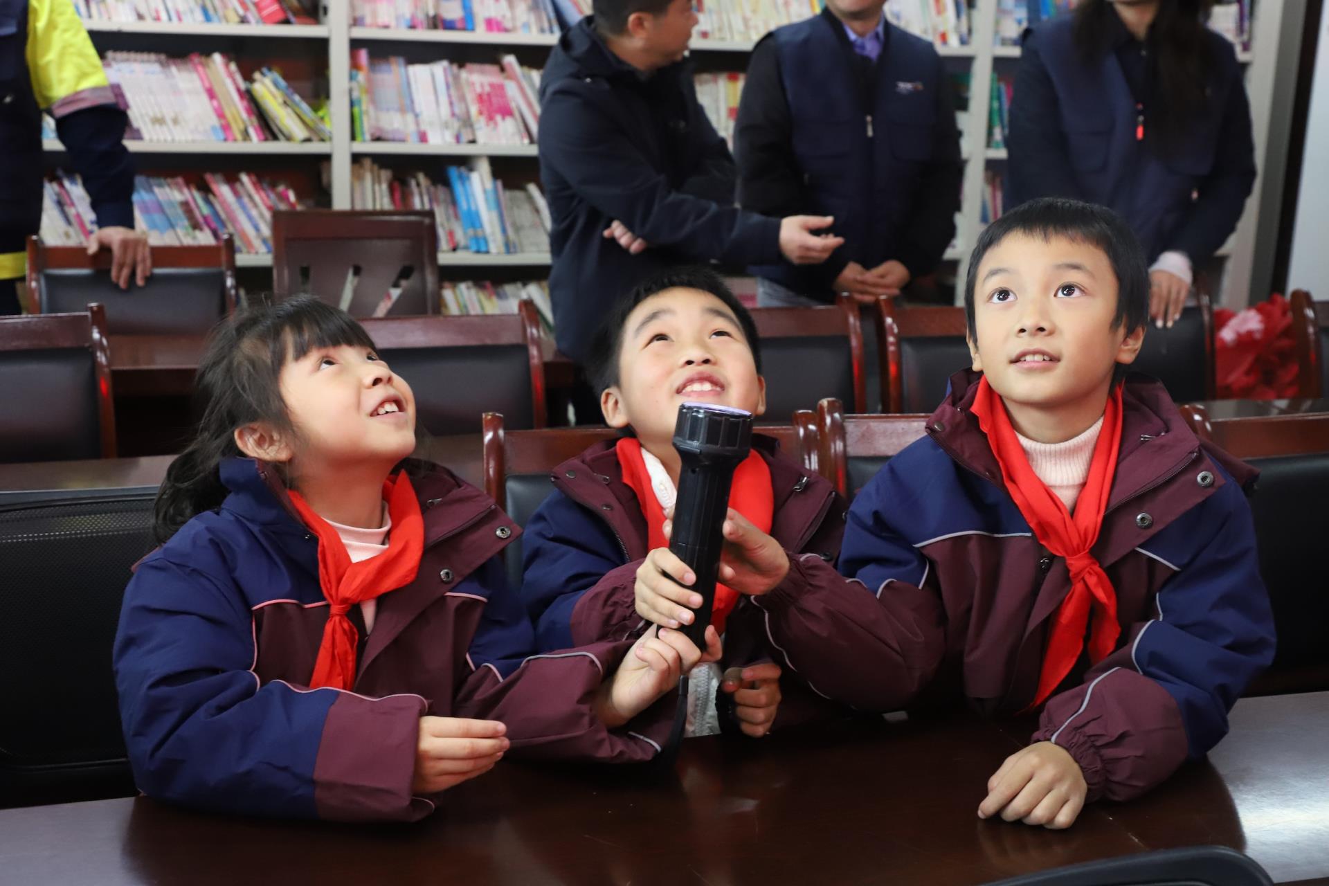 ΰ�¹���(victor1946)�ٷ���վ-Officials Website